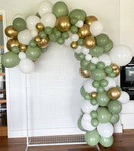Arch Mesh + Medium Garland
